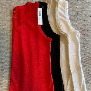 Set of 4 Chico’s tanks